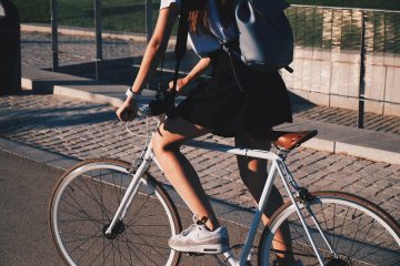Jak wybrać strój do jazdy na rowerze?