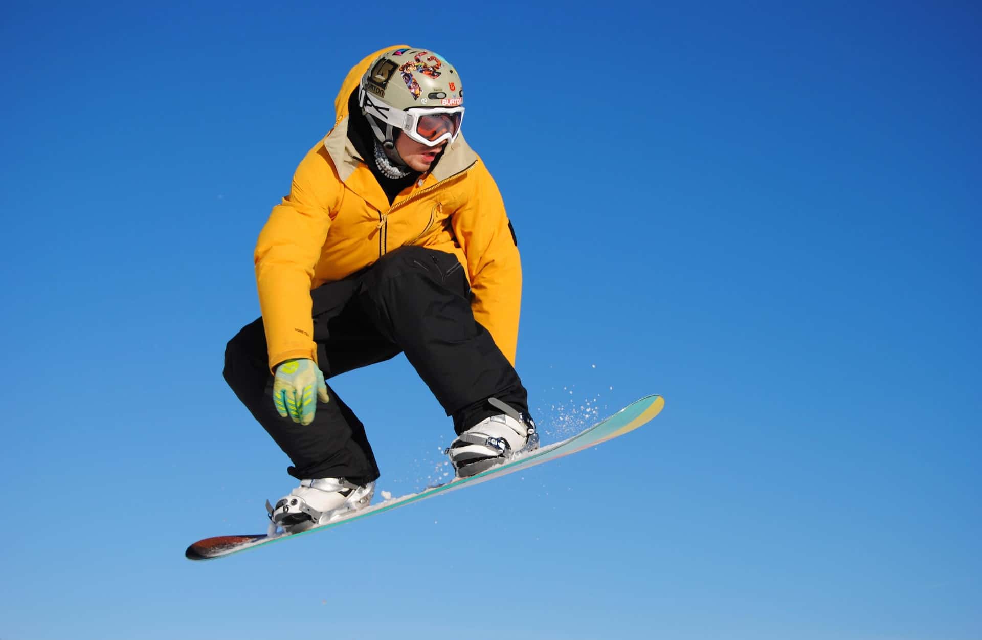 Jak wybrać deskę snowboardową?